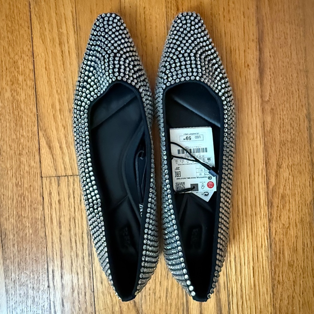 Zara BNWT Rhinestone Pointed Toe Flats